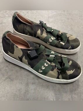 Jack Rogers Camouflage Low-Top Canvas Sneakers